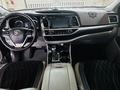Toyota Highlander 2015 года за 11 500 000 тг. в Уральск – фото 7