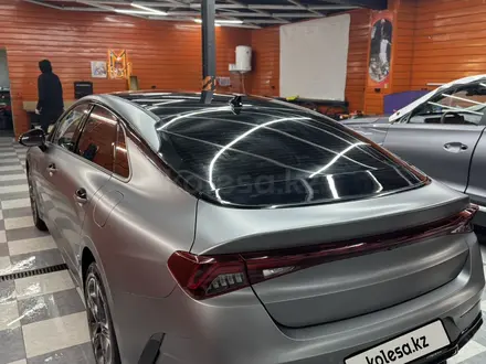 Kia K5 2025 года за 13 800 000 тг. в Астана – фото 9