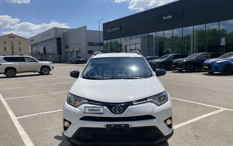 Toyota RAV4 2018 годаүшін8 600 000 тг. в Актобе