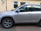 Toyota RAV4 2006 годаүшін7 300 000 тг. в Актобе – фото 2