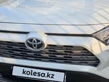Toyota RAV4 2021 года за 15 000 000 тг. в Костанай – фото 3