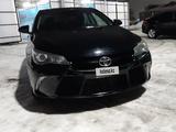 Toyota Camry 2016 года за 7 200 000 тг. в Уральск – фото 2