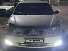 Toyota Camry, 2004