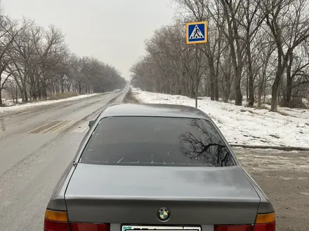 BMW 525 1990 года за 930 000 тг. в Алматы – фото 3