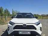 Toyota RAV4 2022 годаfor21 000 000 тг. в Шымкент – фото 2