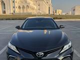 Toyota Camry 2021 года за 16 400 000 тг. в Шымкент – фото 2