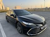 Toyota Camry 2021 года за 16 400 000 тг. в Шымкент