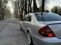 Mercedes-Benz E 320 2002 годаfor5 900 000 тг. в Алматы – фото 4