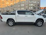 Toyota Hilux 2016 года за 14 500 000 тг. в Актобе – фото 2