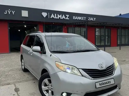 Toyota Sienna 2011 года за 9 200 000 тг. в Уральск – фото 3