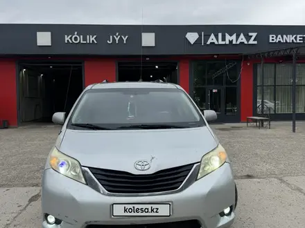 Toyota Sienna 2011 года за 9 200 000 тг. в Уральск – фото 2