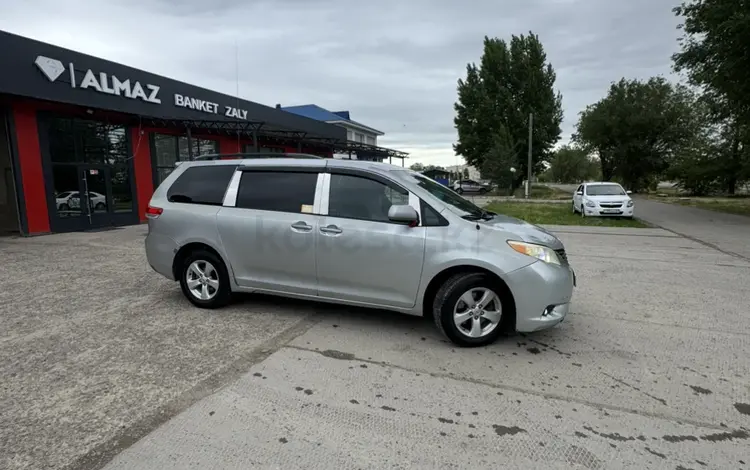 Toyota Sienna 2011 года за 9 200 000 тг. в Уральск
