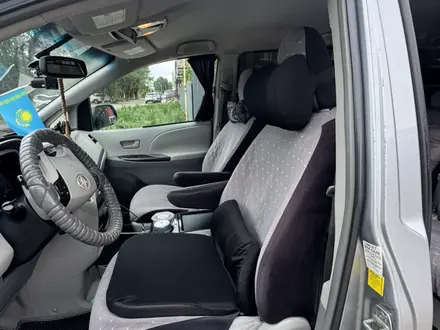 Toyota Sienna 2011 года за 9 200 000 тг. в Уральск – фото 9