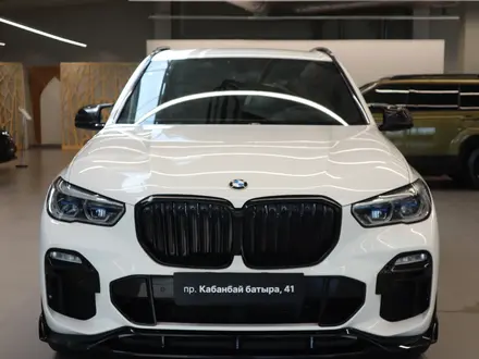 BMW X5 2019 года за 30 000 000 тг. в Астана – фото 2