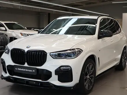 BMW X5 2019 года за 30 000 000 тг. в Астана