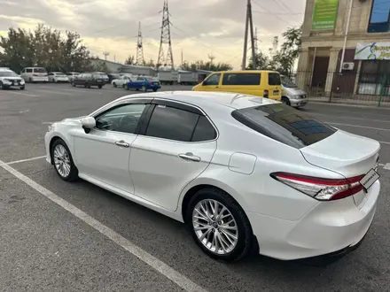 Toyota Camry 2019 года за 14 500 000 тг. в Шымкент – фото 3