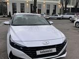 Hyundai Elantra 2022 года за 11 500 000 тг. в Алматы – фото 3
