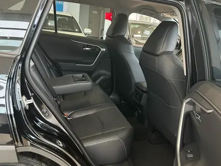 Toyota RAV4 Luxe 2025 года за 22 490 000 тг. в Астана – фото 18