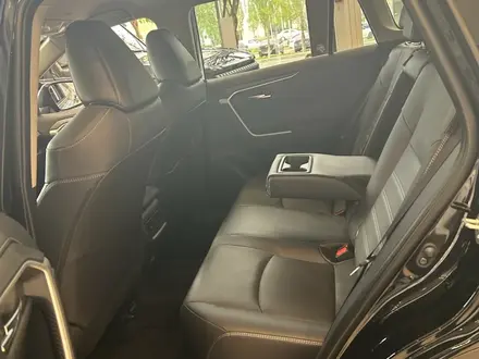 Toyota RAV4 Luxe 2025 года за 22 490 000 тг. в Астана – фото 15