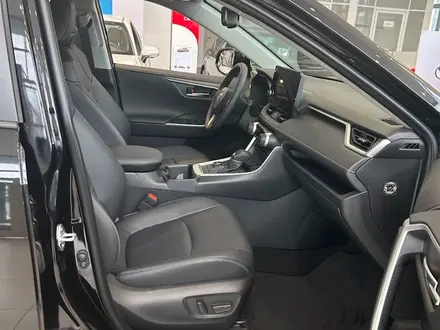 Toyota RAV4 Luxe 2025 года за 22 490 000 тг. в Астана – фото 17