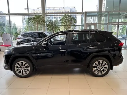 Toyota RAV4 Luxe 2025 года за 22 490 000 тг. в Астана – фото 4