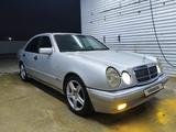 Mercedes-Benz E 230 1996 годаүшін1 700 000 тг. в Актау – фото 2