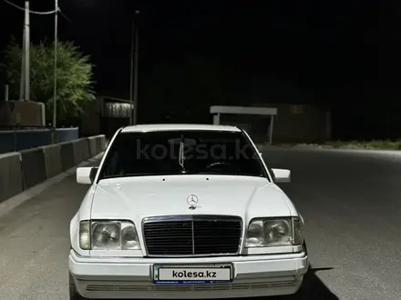 Mercedes-Benz E 200 1995 года за 1 900 000 тг. в Шымкент – фото 2