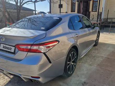 Toyota Camry 2019 года за 12 800 000 тг. в Алматы – фото 3