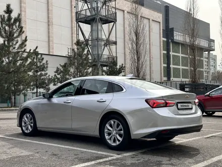 Chevrolet Malibu 2020 года за 8 300 000 тг. в Алматы – фото 2