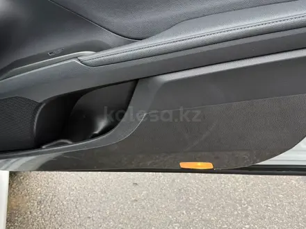 Toyota Camry 2023 года за 15 700 000 тг. в Атырау – фото 11