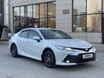 Toyota Camry 2023 года за 15 700 000 тг. в Атырау – фото 4