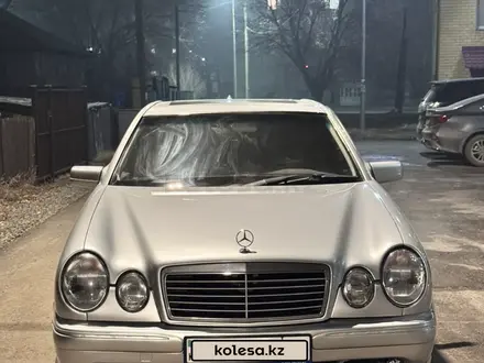 Mercedes-Benz E 240 1999 года за 3 600 000 тг. в Караганда – фото 5