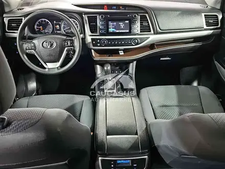 Toyota Highlander 2019 года за 16 000 000 тг. в Алматы – фото 8