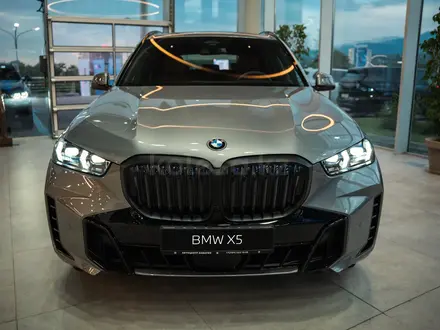 BMW X5 XDrive 40i 2026 года за 66 388 445 тг. в Алматы – фото 5
