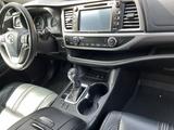 Toyota Highlander 2018 года за 15 200 000 тг. в Алматы – фото 4