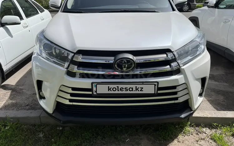 Toyota Highlander 2018 года за 15 200 000 тг. в Алматы