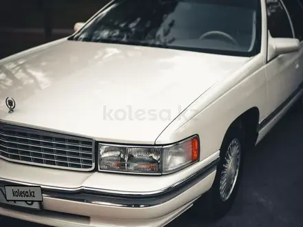 Cadillac De Ville 1994 года за 9 700 000 тг. в Алматы