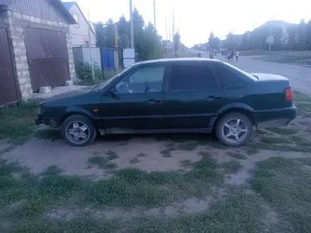 Volkswagen Passat 1993 года за 1 000 000 тг. в Актобе – фото 4