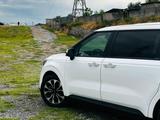 Kia Carnival 2021 года за 17 500 000 тг. в Шымкент – фото 2