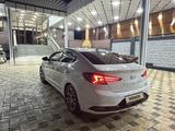 Hyundai Elantra 2020 года за 8 200 000 тг. в Алматы – фото 2