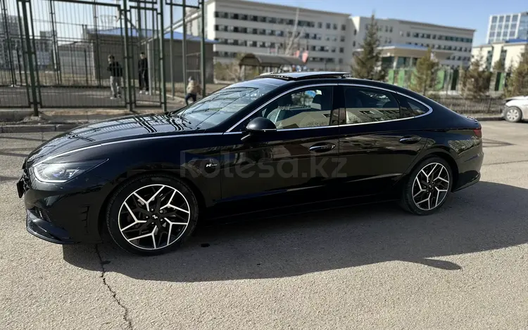 Hyundai Sonata 2022 года за 13 900 000 тг. в Астана