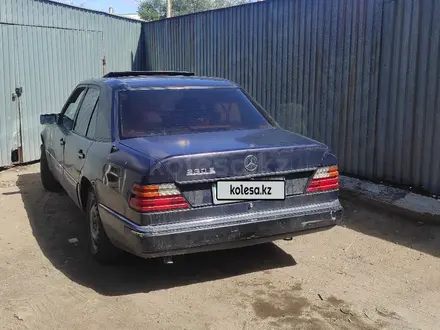 Mercedes-Benz E 230 1993 года за 400 000 тг. в Балхаш – фото 2