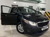 Kia Carnival 2015 года за 11 000 000 тг. в Астана