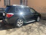 Toyota Highlander 2008 года за 11 750 000 тг. в Усть-Каменогорск – фото 2