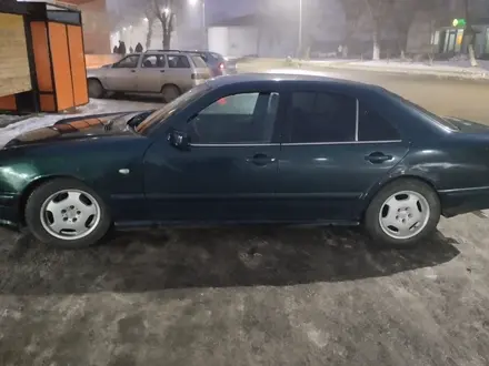 Mercedes-Benz E 200 1998 года за 2 000 000 тг. в Костанай – фото 2