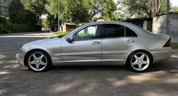Mercedes-Benz C 200 2002 годаүшін3 000 000 тг. в Алматы – фото 4
