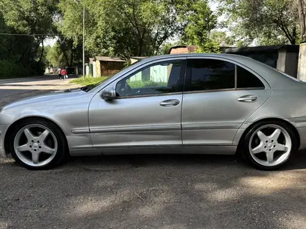 Mercedes-Benz C 200 2002 года за 3 000 000 тг. в Алматы – фото 4