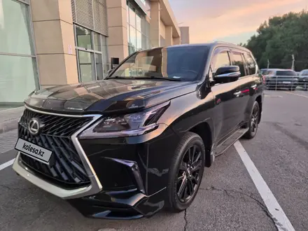 Lexus LX 570 2018 года за 46 500 000 тг. в Алматы – фото 2