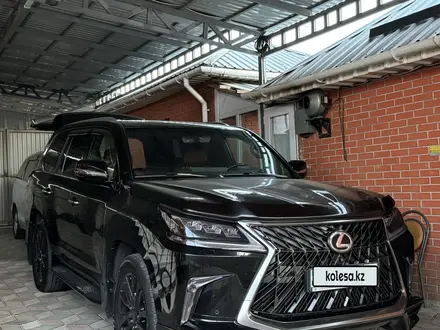 Lexus LX 570 2018 года за 46 500 000 тг. в Алматы