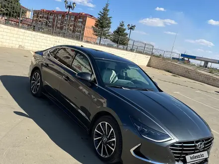 Hyundai Sonata 2023 года за 15 000 000 тг. в Жезказган – фото 2